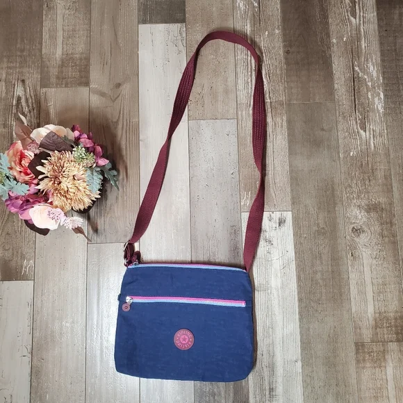 Kipling Annabelle Navy Crossbody Bag Double Zip Nylon EUC - Picture 14 of 16